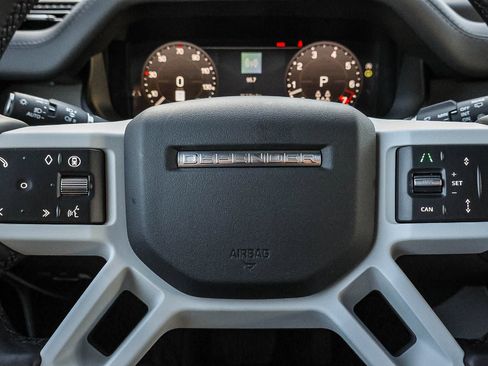 New 2026 Land Rover Defender 130 X-Dynamic SE AWD/4WD image 32