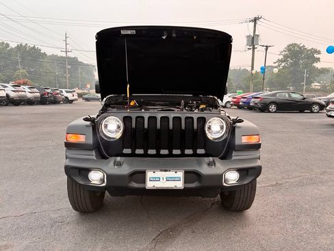 Used 2022 Jeep Wrangler Unlimited Sport w/ Sun And Sound Package AWD/4WD image 10