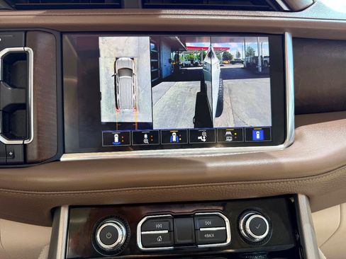Used 2022 GMC Yukon Denali AWD/4WD image 27