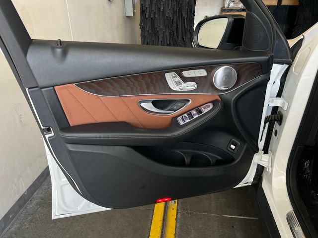 Used 2021 Mercedes-Benz GLC 300 4MATIC image 30