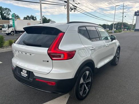 Used 2025 Volvo XC40 B5 Plus AWD/4WD image 5