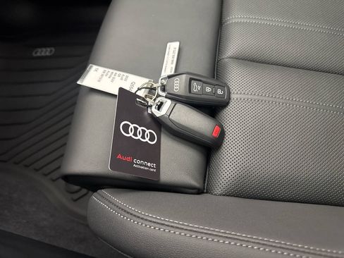 Used 2025 Audi Q5 Premium Plus w/ Premium Plus AWD/4WD image 29