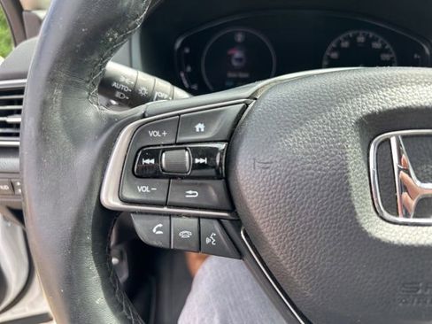 Used 2020 Honda Accord Touring image 16