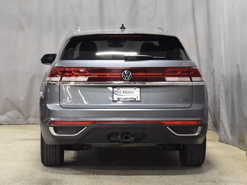 Used 2025 Volkswagen Atlas Cross Sport SE image 8