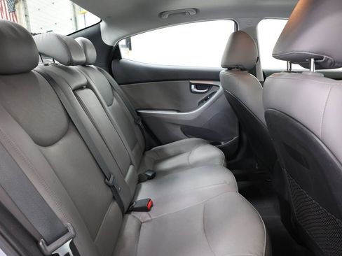 Used 2015 Hyundai Elantra Limited w/ Option Group 05 FWD image 24