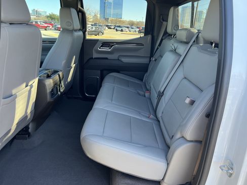 Used 2024 Chevrolet Silverado 1500 LT Trail Boss w/ Convenience Package II image 35