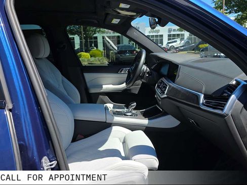 Used 2023 BMW X5 xDrive40i w/ M Sport Package AWD/4WD image 10