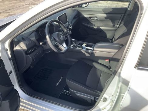 Used 2020 Nissan Sentra SV image 8