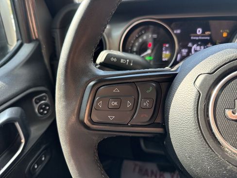 Used 2023 Jeep Wrangler Unlimited w/ Sun & Screen Package image 17