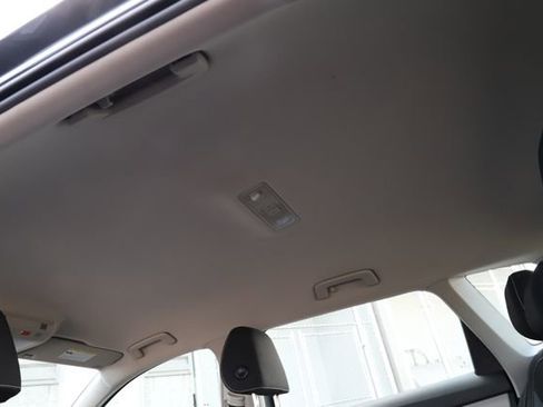 Used 2025 Volkswagen Taos S AWD/4WD image 19