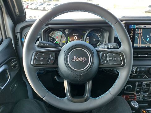 Used 2024 Jeep Wrangler Unlimited Rubicon 4xe w/ Technology Group AWD/4WD image 27