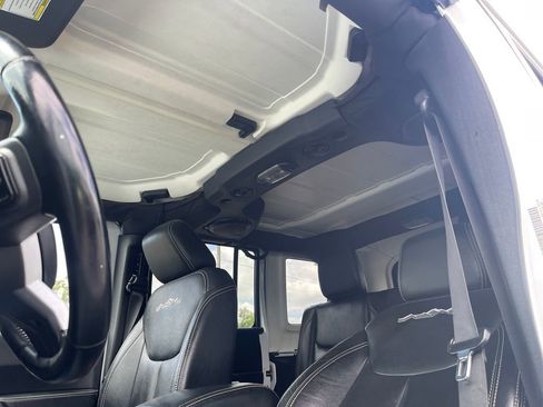 Used 2014 Jeep Wrangler Unlimited Sahara AWD/4WD image 14