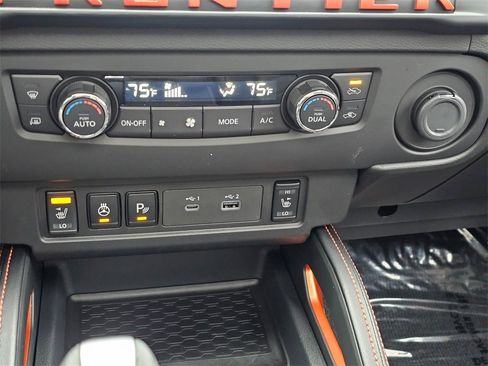 Used 2025 Nissan Frontier PRO-4X w/ Pro Premium Package image 17