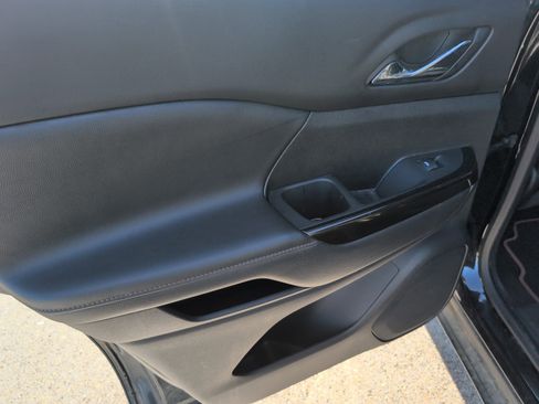 Used 2022 GMC Acadia AT4 image 28