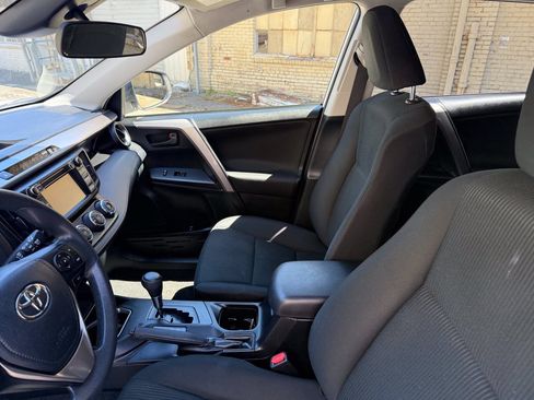 Used 2018 Toyota RAV4 LE w/ All Weather Liner Package AWD/4WD image 30