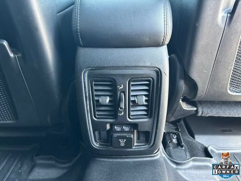 Used 2022 Jeep Grand Cherokee Limited AWD/4WD image 47
