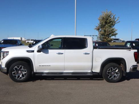 Used 2023 GMC Sierra 1500 SLT w/ SLT Premium Plus Package image 4