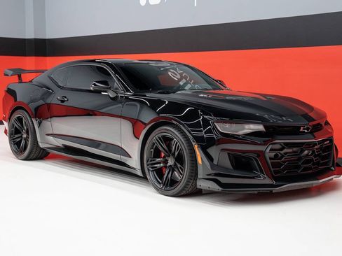 Used 2021 Chevrolet Camaro ZL1 RWD image 50