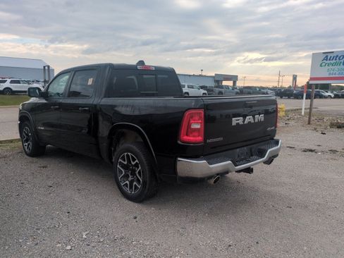 Used 2025 RAM 1500 Laramie AWD/4WD image 8