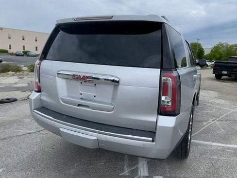 Used 2019 GMC Yukon Denali AWD/4WD image 9