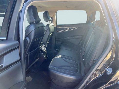 Used 2023 Lincoln Nautilus AWD image 14