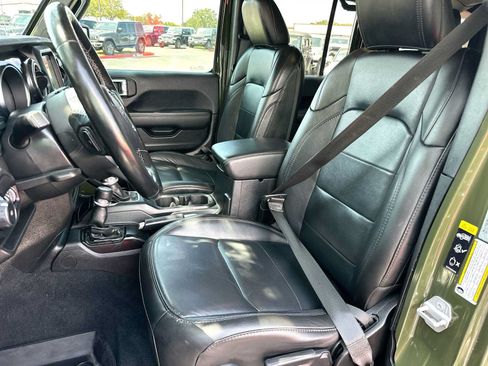 Used 2020 Jeep Wrangler Unlimited Sahara AWD/4WD image 17