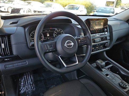 Certified 2024 Nissan Pathfinder S image 25