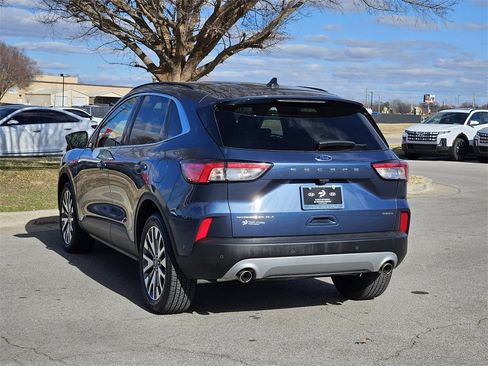 Used 2020 Ford Escape Titanium w/ Titanium Premium Package 2.0 image 3