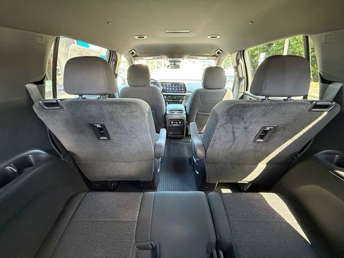 Used 2026 Chevrolet Traverse LT w/ LPO, Floor Liner Package AWD/4WD image 30