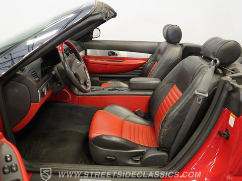 Used 2002 Ford Thunderbird image 3