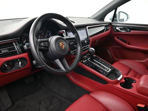 Used 2022 Porsche Macan GTS image 4