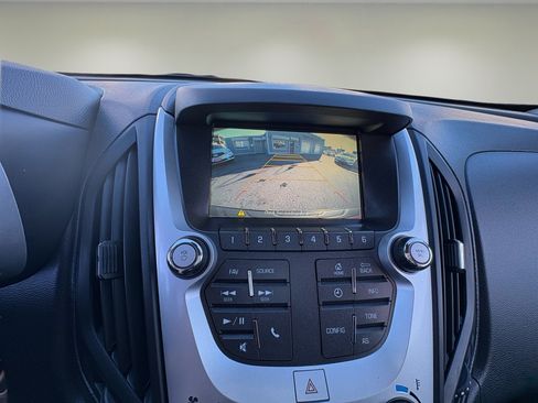 Used 2017 Chevrolet Equinox LT w/ Convenience Package image 19