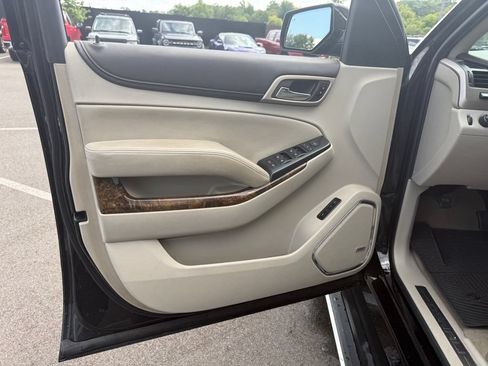Used 2015 GMC Yukon Denali w/ Premium Package RWD image 30