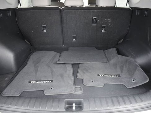 Used 2020 Hyundai Tucson SE image 15