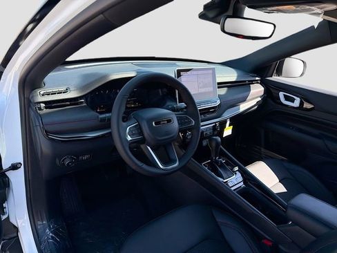 New 2026 Jeep Compass Trailhawk w/ Sun, Sound & Navigation Group AWD/4WD image 10