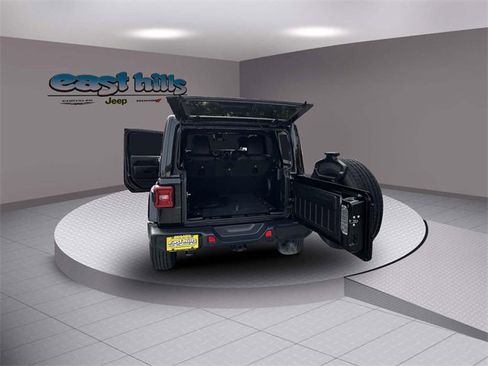 Certified 2020 Jeep Wrangler Unlimited Sahara image 24