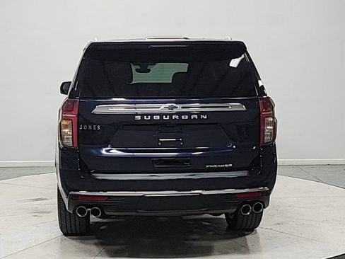 Used 2021 Chevrolet Suburban Premier w/ Premium Package AWD/4WD image 6