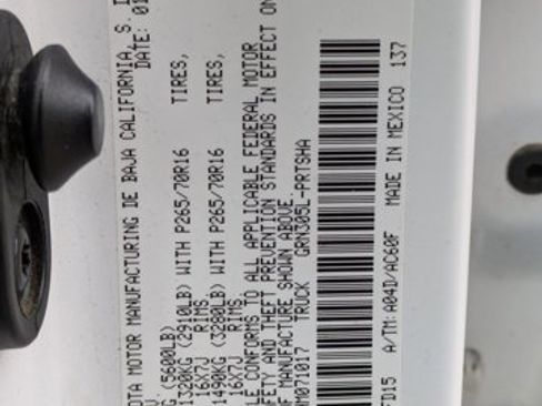 Used 2017 Toyota Tacoma TRD Off-Road AWD/4WD image 26