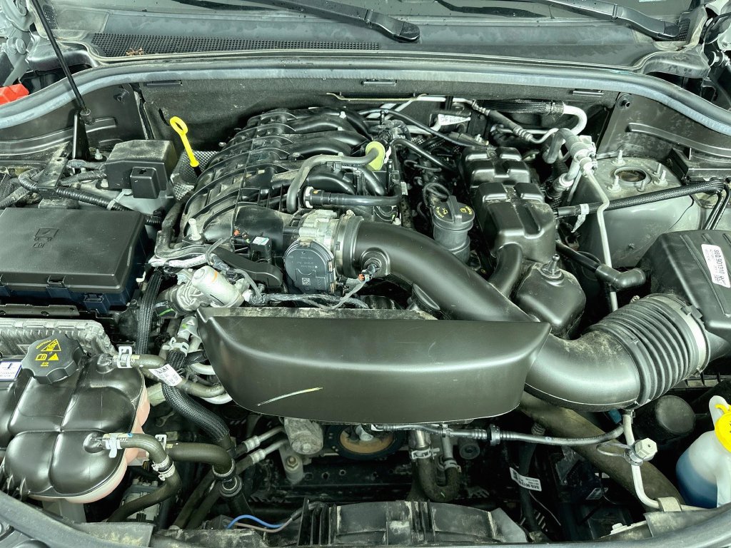 Used 2022 Dodge Durango SXT w/ Blacktop Package AWD/4WD image 37