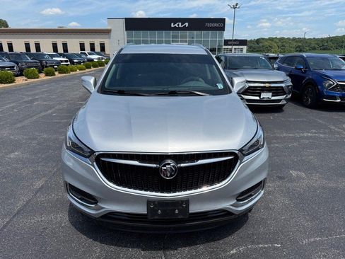 Used 2021 Buick Enclave Essence FWD image 3