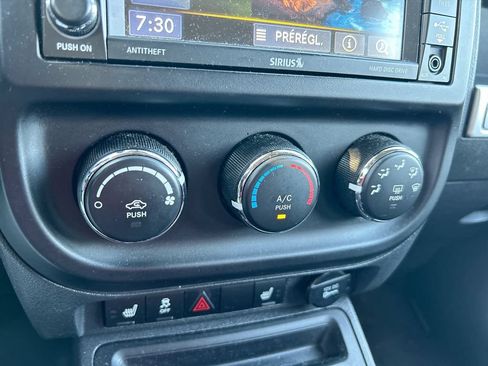 Used 2014 Jeep Compass Sport w/ Power Value Group FWD image 21