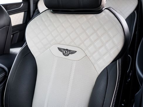 Used 2023 Bentley Bentayga Speed image 30