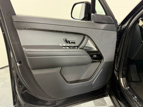 Used 2025 Land Rover Range Rover Sport SE AWD/4WD image 22