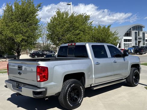 Used 2018 Chevrolet Silverado 1500 LTZ Z71 AWD/4WD image 5