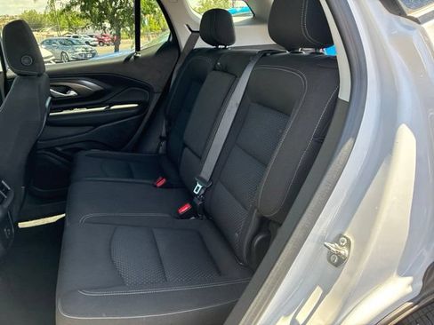 Used 2024 GMC Terrain SLE FWD image 7