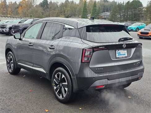 New 2026 Nissan Kicks SV w/ SV Premium Package image 7