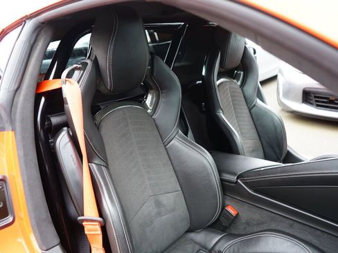 Used 2020 Chevrolet Corvette Stingray Premium Cpe w/ 3LT Preferred Equipment Group image 18