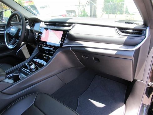 New 2026 Jeep Grand Cherokee Limited AWD/4WD image 11