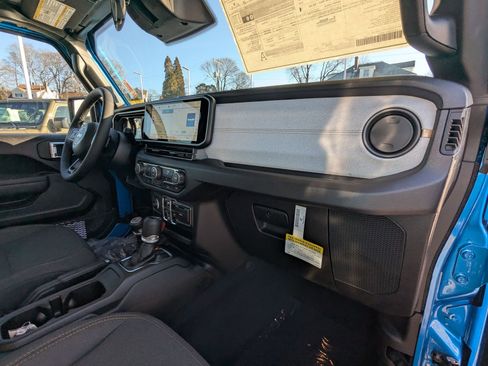 New 2026 Jeep Gladiator Sport image 23