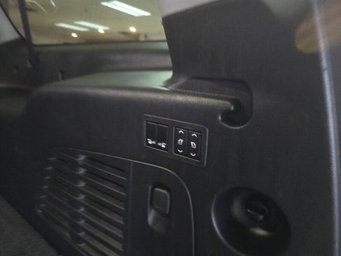 Used 2017 Cadillac Escalade ESV Premium Luxury image 36